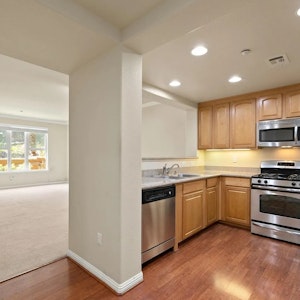//hemlane-production.s3.amazonaws.com/uploads/property_listing_photos/01dc3f40-dac9-43d2-b159-994321442730/2260 Gellert Blvd APT 1107, South San Francisco, CA 94080 15.jpg