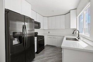 //hemlane-production.s3.amazonaws.com/uploads/property_listing_photos/032ad42c-8c12-4846-b3b0-512847c5c6c1/original (1).jpg