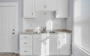 //hemlane-production.s3.amazonaws.com/uploads/property_listing_photos/04caa9bb-9f7f-471a-835e-3656ed48ef47/11215 Whitmore Avenue-26.jpg