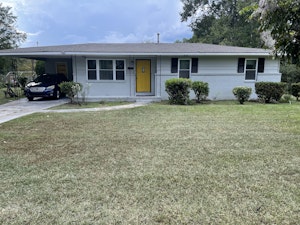 //hemlane-production.s3.amazonaws.com/uploads/property_listing_photos/05dca81b-1fe8-4263-b15e-e251cc53c926/410 Howard Front.HEIC