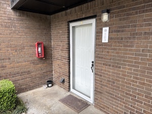 //hemlane-production.s3.amazonaws.com/uploads/property_listing_photos/078bb2ad-e5fe-4fa1-9551-b3769f1df130/Front Door Picture.jpeg