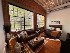 //hemlane-production.s3.amazonaws.com/uploads/property_listing_photos/0836ec98-b8f2-4c83-89a9-ed27062f0f87/29241fe4-31b5-406d-8726-aceb48b3ec27.jpeg.avif
