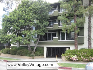 //hemlane-production.s3.amazonaws.com/uploads/property_listing_photos/089301fe-88bf-4bba-9df6-c16bc7aa58be/1 Front.jpg