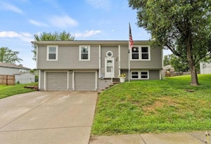 //hemlane-production.s3.amazonaws.com/uploads/property_listing_photos/095f4bd4-dcc6-4eed-afb6-bf0603c450e8/Screenshot 2025-10-08 175422.jpg