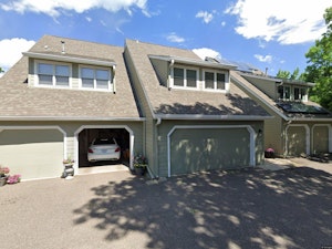 Middle Unit with 2-car Garage