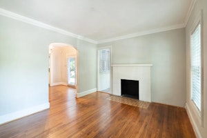 //hemlane-production.s3.amazonaws.com/uploads/property_listing_photos/0b1e87d5-cd5f-4cdb-80a3-e2281d33237b/francis1.webp