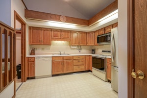 //hemlane-production.s3.amazonaws.com/uploads/property_listing_photos/0bd9fa62-a9d2-4298-9ca4-7552f5fd437a/21926119_8_0.jpg