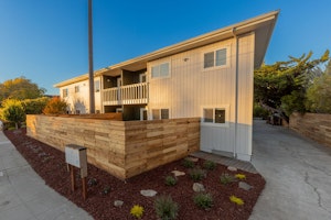 A small community of 5 units in a safe residential neighborhood within walking distance of Seabright Beach!