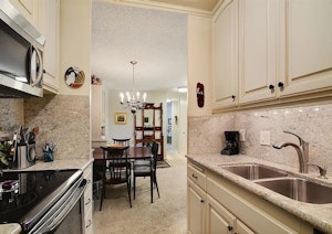 //hemlane-production.s3.amazonaws.com/uploads/property_listing_photos/14dedefd-2869-4086-879f-93744b4adb82/5.jpg