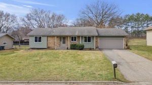 //hemlane-production.s3.amazonaws.com/uploads/property_listing_photos/16d29190-0d4b-4e59-b6b2-3f827b89f288/9-web-or-mls-901 E 143rd St-66.jpg