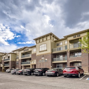 //hemlane-production.s3.amazonaws.com/uploads/property_listing_photos/182d8651-754e-4814-b0de-73c68e9c82db/3872 S Dallas Street 202 - Print Quality - 001 - 02 Exterior Front.jpg