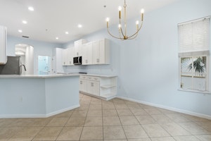 //hemlane-production.s3.amazonaws.com/uploads/property_listing_photos/19a7a480-abce-41c5-b150-20d74da869d8/11_7820 clemson st unit 201-011.jpg