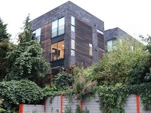 //hemlane-production.s3.amazonaws.com/uploads/property_listing_photos/1a379470-c5e2-4205-8b0d-563800a4183c/01 - Front.JPG