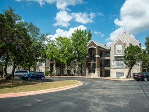 //hemlane-production.s3.amazonaws.com/uploads/property_listing_photos/209f4adb-b6b9-4783-bba2-5e0341b601b6/madisonarboretum.jpg