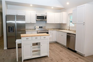 //hemlane-production.s3.amazonaws.com/uploads/property_listing_photos/20cb1c68-4866-4256-829c-550c0b3f7839/IMG_3994.jpg