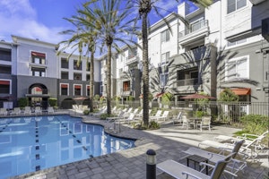 //hemlane-production.s3.amazonaws.com/uploads/property_listing_photos/20e44833-7efc-431e-9cfe-1c8ff97bf04d/29-1801 E Katella Ave APT 1034, Anaheim, CA 92805-1200-29.jpg