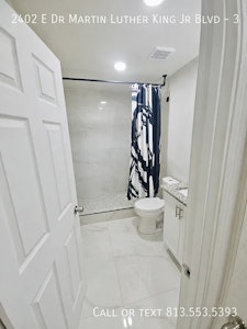 //hemlane-production.s3.amazonaws.com/uploads/property_listing_photos/2124aad0-90ef-40f0-a62e-724c92509951/Bathroom.webp
