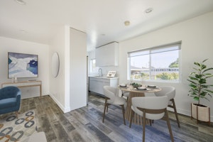 //hemlane-production.s3.amazonaws.com/uploads/property_listing_photos/216a56ad-f1d3-4870-a6f3-73b6e62bb634/Virtual Staging-06.jpg