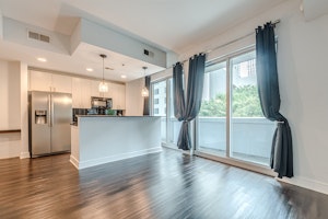 //hemlane-production.s3.amazonaws.com/uploads/property_listing_photos/219627fd-ea42-4aba-97a9-50325ac3c0cb/12-print-Peachtree Pl12.jpg