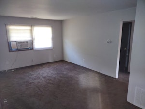 //hemlane-production.s3.amazonaws.com/uploads/property_listing_photos/21b81dce-c24a-4b47-bc1a-307dfb32b5df/PHOTO-2023-06-12-15-32-29.jpg