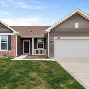 //hemlane-production.s3.amazonaws.com/uploads/property_listing_photos/221c0f62-00d3-4f2b-8cf9-12386890c710/Front 1.jpg