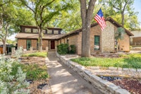 Photo of 1100 Wayland Dr