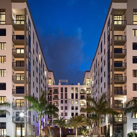 201 4th St S, St. Petersburg, FL 33701, USA, Unit 2 | Hemlane
