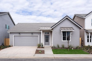 //hemlane-production.s3.amazonaws.com/uploads/property_listing_photos/27a82428-1756-42e5-9cdb-fa31d4f064b3/1.jpg