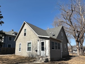 //hemlane-production.s3.amazonaws.com/uploads/property_listing_photos/28d54efd-91b4-472a-920a-afd26e6f13f8/front of house 3715.jpg