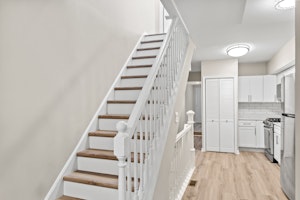 //hemlane-production.s3.amazonaws.com/uploads/property_listing_photos/296b44ef-b481-44cb-88f2-790914433d87/1118 Hamburg Street-05.jpg