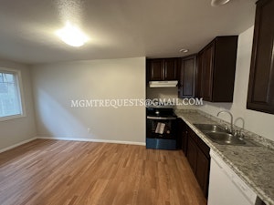 //hemlane-production.s3.amazonaws.com/uploads/property_listing_photos/2b8bd9f4-f6a1-4cce-8766-57924f8e6bd3/370666B4-4909-4E66-B046-4790254FD1C6.jpg