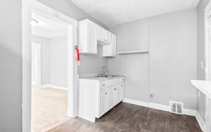 //hemlane-production.s3.amazonaws.com/uploads/property_listing_photos/305926d0-a1f2-4228-bc22-155fef71663f/1261 E 99th-18.jpg