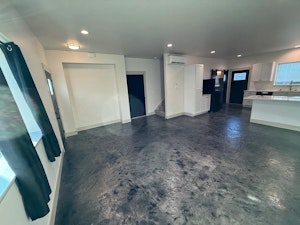 //hemlane-production.s3.amazonaws.com/uploads/property_listing_photos/310ec7d5-d8ba-49fb-96cb-c3e10099d7d0/Great Room 1615.webp