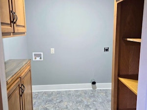 //hemlane-production.s3.amazonaws.com/uploads/property_listing_photos/320c5fac-5aa3-49b7-94a7-3e2f9598d6d4/438bf223cb9ec3f0659a2680a8a04351-cc_ft_768.jpg