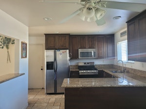 //hemlane-production.s3.amazonaws.com/uploads/property_listing_photos/337fa4bc-6259-4c63-80be-7151310538b9/kitchen.jpg