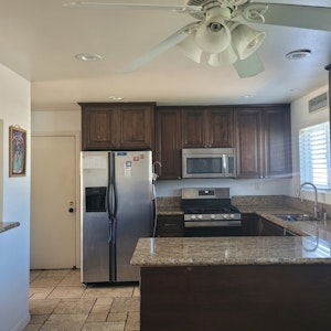 //hemlane-production.s3.amazonaws.com/uploads/property_listing_photos/337fa4bc-6259-4c63-80be-7151310538b9/kitchen.jpg