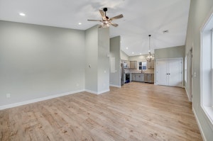 //hemlane-production.s3.amazonaws.com/uploads/property_listing_photos/34d34cb2-1c06-46ac-a4e9-207653a4bfc4/525 Harrison Ave Front 06 Large.jpeg