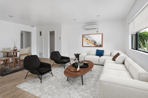 //hemlane-production.s3.amazonaws.com/uploads/property_listing_photos/378c32b7-d238-4692-8f6b-cf7244d0b527/1949 Park Grove unit 1 VS-5.jpg