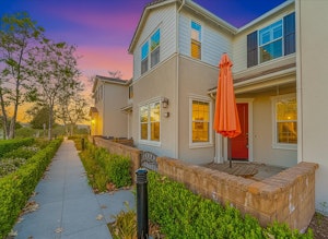 //hemlane-production.s3.amazonaws.com/uploads/property_listing_photos/393a423e-ff35-4b47-a0f0-8f5c73f34b14/01-26 Gallo St, Mission Viejo, CA 92694-s-5.jpg