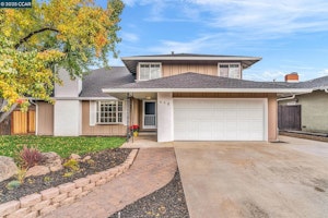 //hemlane-production.s3.amazonaws.com/uploads/property_listing_photos/39a98ad0-2718-4ec7-9be8-fcf89190cd13/1 12.44.30 AM.jpeg