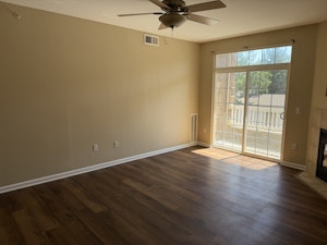 //hemlane-production.s3.amazonaws.com/uploads/property_listing_photos/3a1478b8-e298-4da3-bc15-10881151e073/59C0CD1F-7754-433B-859B-2F596054C60A.jpeg
