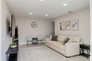 //hemlane-production.s3.amazonaws.com/uploads/property_listing_photos/3ed8453d-a324-4554-8d68-644d4ecee351/3944 Apple Blossom Way-large-005-001-104-1500x1000-72dpi.jpg