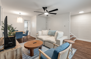 //hemlane-production.s3.amazonaws.com/uploads/property_listing_photos/42ad3744-76c7-445c-8d8b-547c49444862/Living Room 2.png