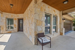 //hemlane-production.s3.amazonaws.com/uploads/property_listing_photos/4454607f-9e09-4e2a-97ea-f4753ab514c2/3-web-or-mls-117-fosini-cove.jpg