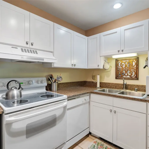 //hemlane-production.s3.amazonaws.com/uploads/property_listing_photos/477d1dcf-2a1d-41ea-ad1c-d918aa7cf83a/6.jpg