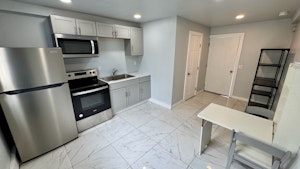 //hemlane-production.s3.amazonaws.com/uploads/property_listing_photos/47fc2d27-a2bd-46eb-9aa3-9a5f9da9ecd7/FullSizeRender (5).jpeg
