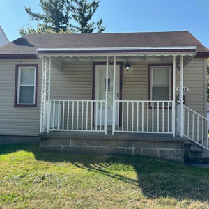 //hemlane-production.s3.amazonaws.com/uploads/property_listing_photos/4c546180-7cce-41bd-b972-1901782d6f11/Yacht Front Exterior.jpg