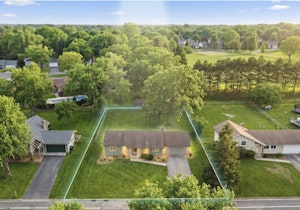 //hemlane-production.s3.amazonaws.com/uploads/property_listing_photos/4cdf06a2-4815-4975-b153-51bcab9380c5/01-web-or-mls-901 E 143rd St-1 .jpg