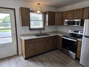 Uodated kitchen + stainless steel appliances