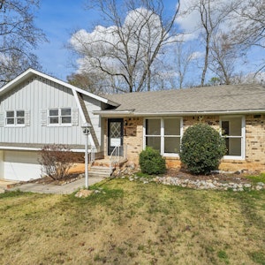 //hemlane-production.s3.amazonaws.com/uploads/property_listing_photos/50a4c6b4-9faf-4cf6-81fa-8c0bc48a6ee0/4-web-or-mls-1409 Medina Ln-S0503-004.jpg